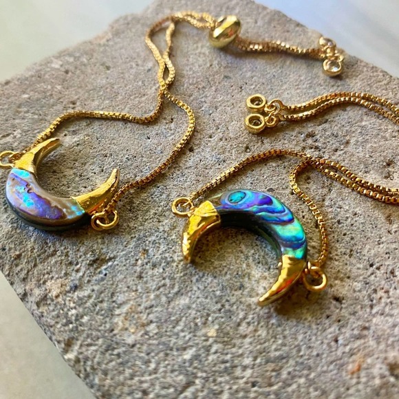 *Liv* Abalone Half Moon Horn Bracelet - Picture 6 of 7